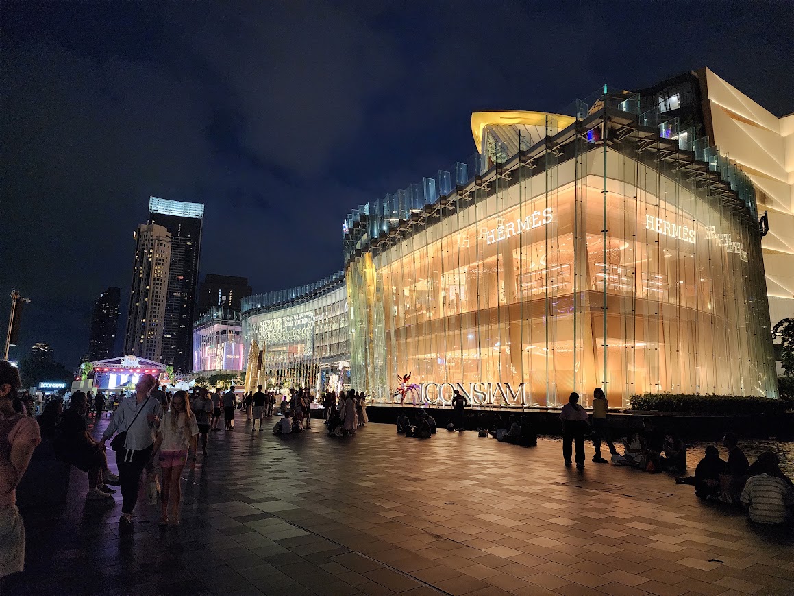 ICONSIAM 夜間外觀